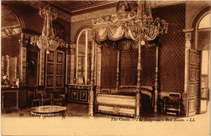 Carte postale ancienne Compiegne - Le Chateau - Chambre aux couches des Imperieures à Compiègne