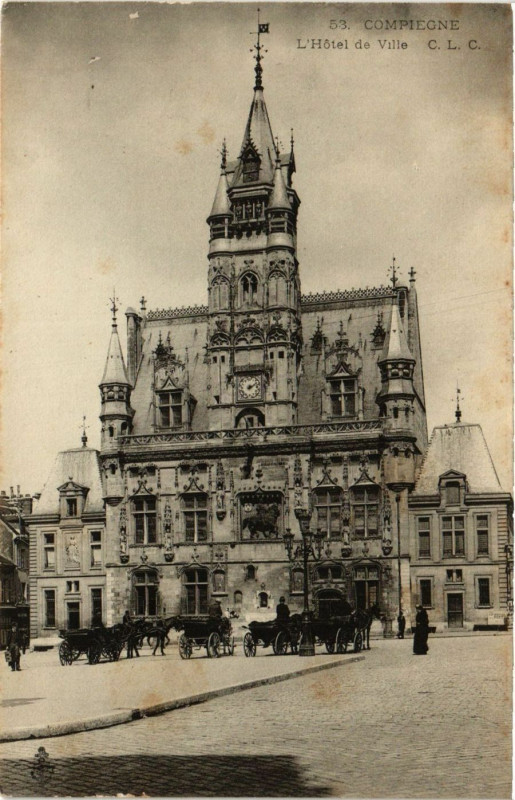 Carte postale ancienne Compiegne - L'Hotel de Ville à Compiègne