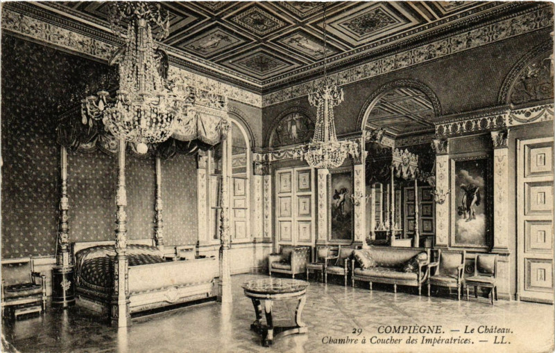 Carte postale ancienne Compiegne - Le Chateau - Chumiere a Coucher des Imperatrices à Compiègne