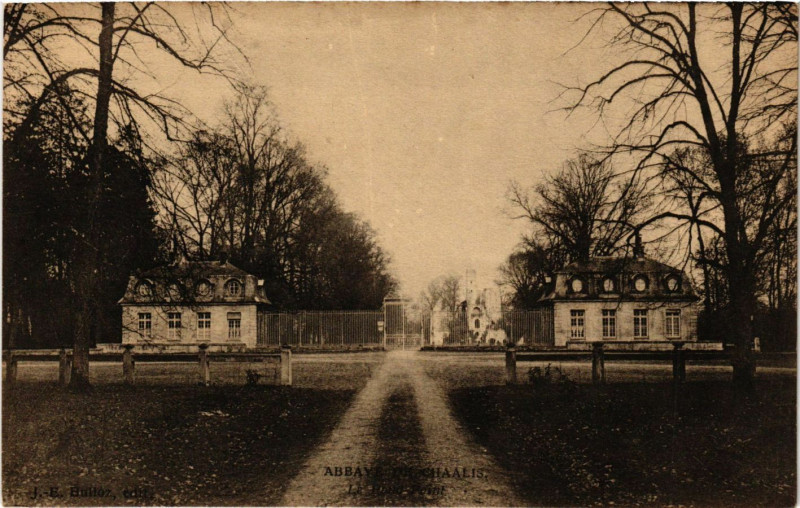 Carte postale ancienne Abbaye de - Chaalis - Le Roud-Point