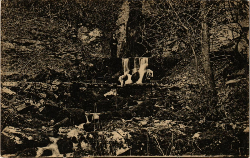 Carte postale ancienne Ainthenil - La Grottes