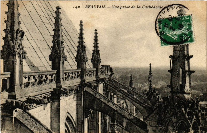 Carte postale ancienne Beauvais - Vue prise de la Cathedrale à Beauvais