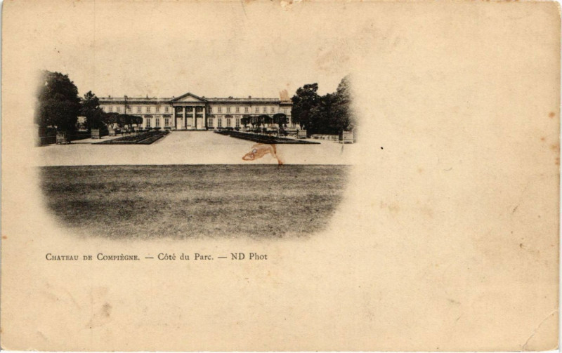 Carte postale ancienne Chateau de Compiegne - Cote du Parc à Compiègne