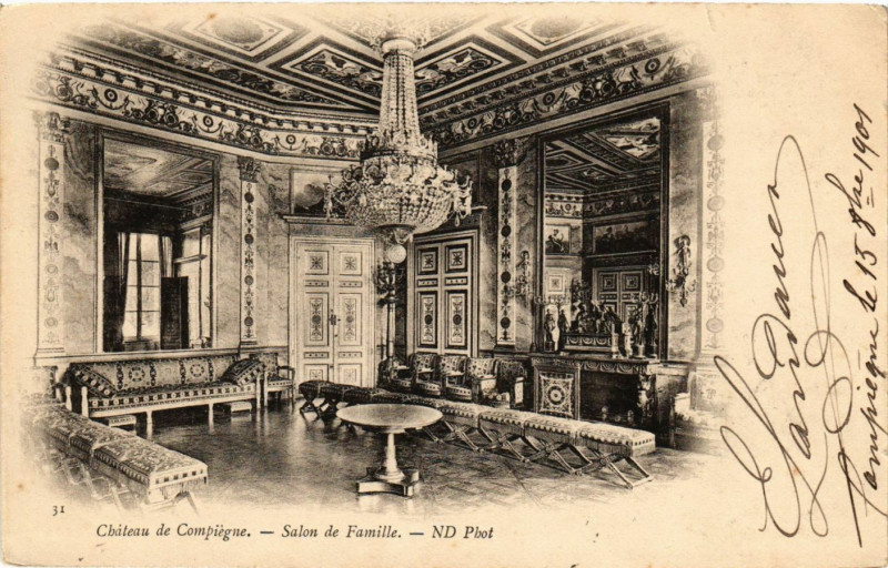 Carte postale ancienne Chateau de Compiegne - Salon de Famille à Compiègne