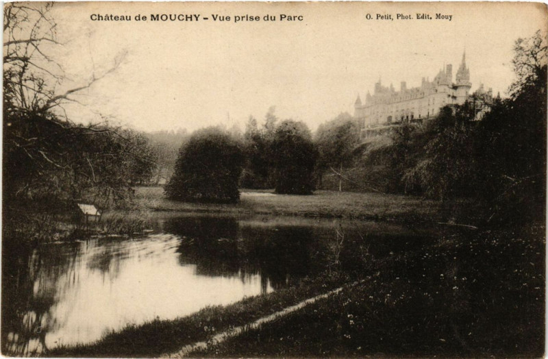 Carte postale ancienne Chateau de Mouchy - Vue prise du Parc