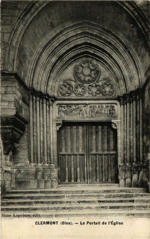 Carte postale ancienne Clermont - Le Portail de l'Eglise à Clermont