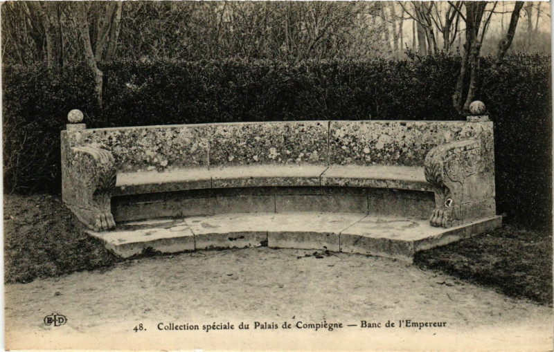 Carte postale ancienne Coll. speciale du Palais de Compiegne - Banc de l'Empereur à Compiègne