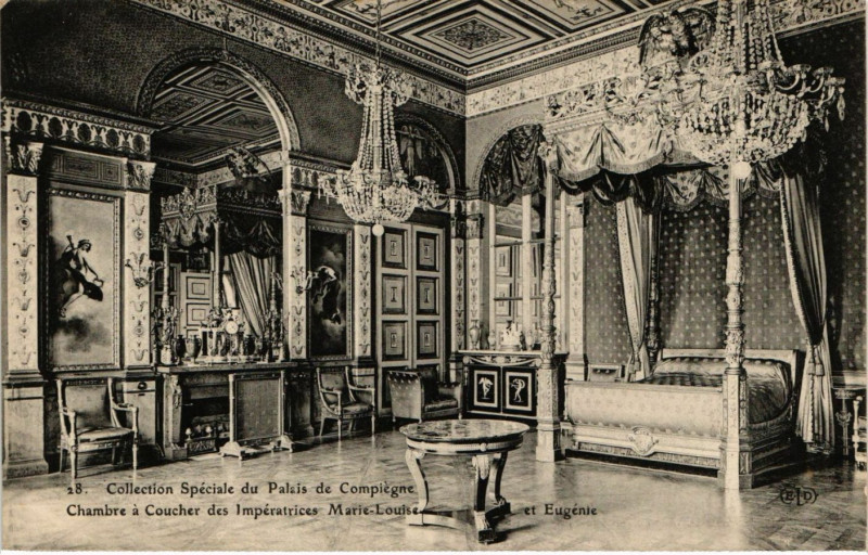 Carte postale ancienne Coll. Speciale du Palais de Compiegne - Chambre a Coucher des à Compiègne