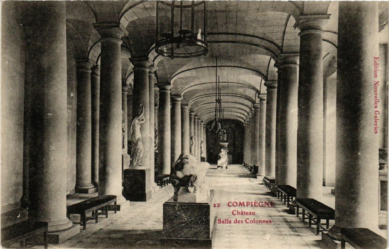 Carte postale ancienne Compiegne - Chateau-Salle des Colonnes à Compiègne