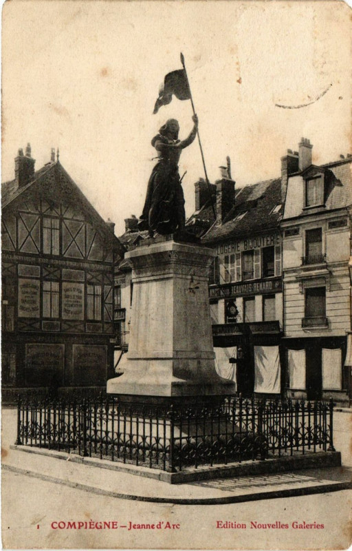 Carte postale ancienne Compiegne - Jeanne d'Arc à Compiègne