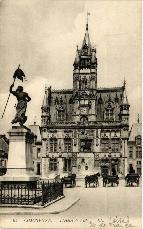 Carte postale ancienne Compiegne - L'Hotel de Ville à Compiègne