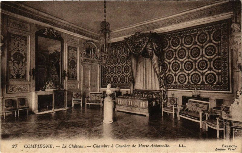Carte postale ancienne Compiegne - Le Chateau - Chambre a Coucheur de Marie-Antoinette à Compiègne
