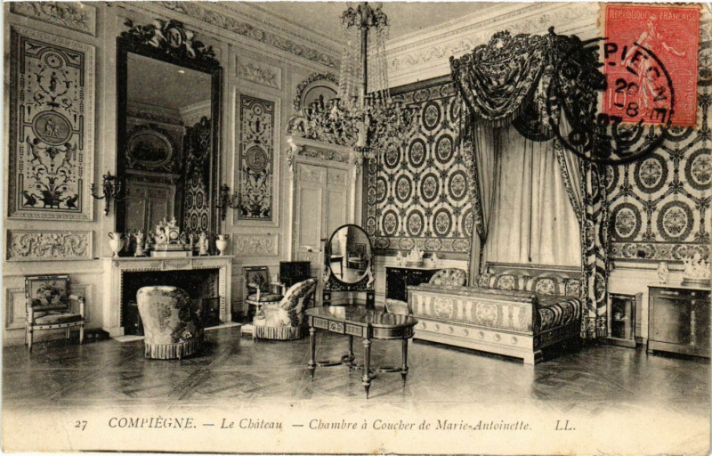 Carte postale ancienne Compiegne - Le Chateau - Chambre a Coucher de Marie-Antoinette à Compiègne