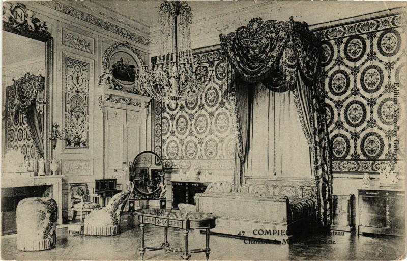 Carte postale ancienne Compiegne - Le Chateau - Salon du Conseil - The Castle - Salon of à Compiègne