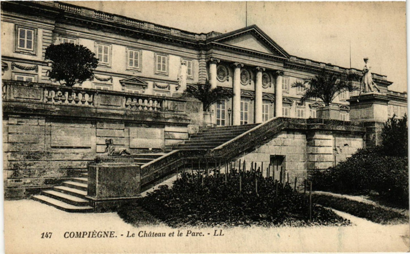 Carte postale ancienne Compiegne - Le Chateau et le Parc à Compiègne