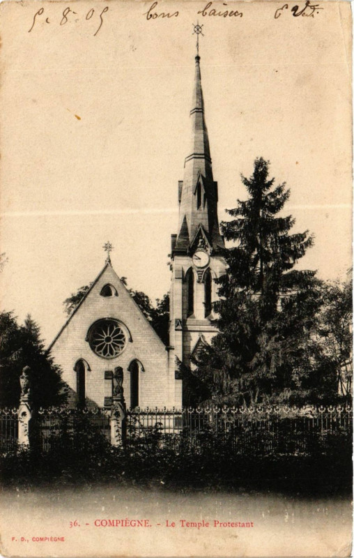 Carte postale ancienne Compiegne - Le Temple Protestant à Compiègne