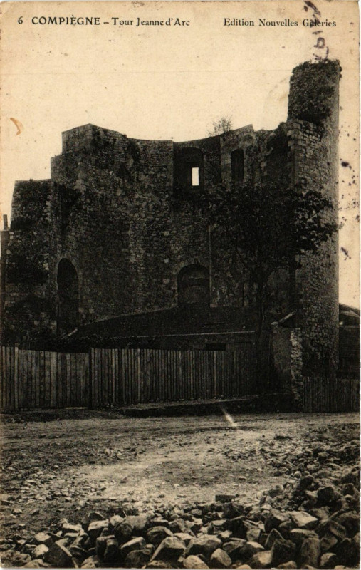 Carte postale ancienne Compiegne - Tour Jeanne d'Arc à Compiègne