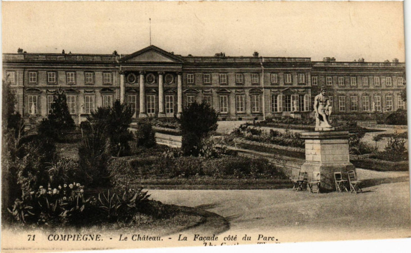 Carte postale ancienne Compiegne - Le Chateau - La Facade cote du Parc à Compiègne