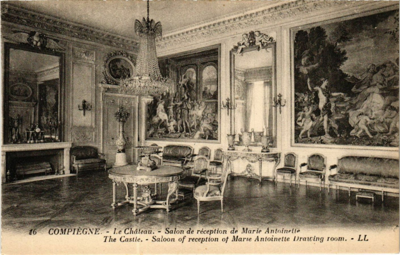 Carte postale ancienne Compiegne - Le Chateau - Salon de reception de Marie Antoinette à Compiègne