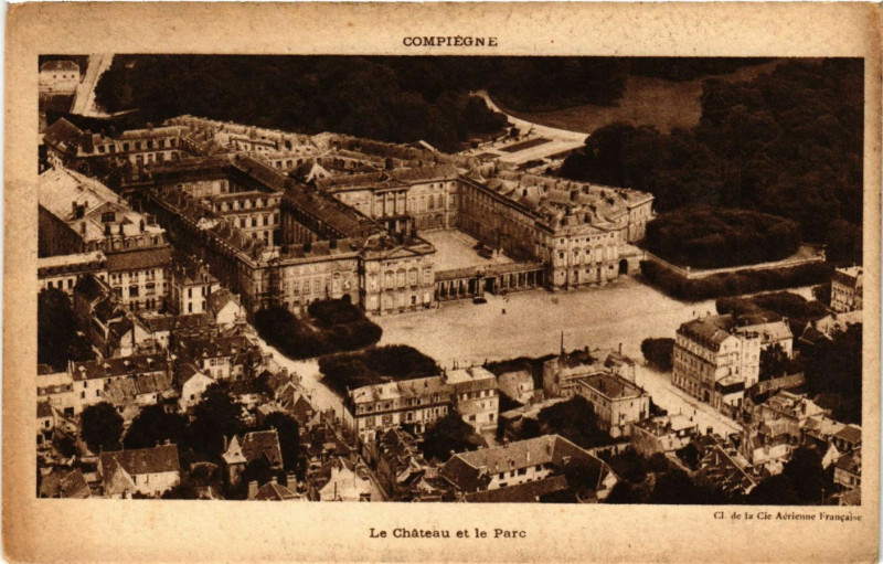 Carte postale ancienne Compiegne - Le Chateau et le Parc à Compiègne