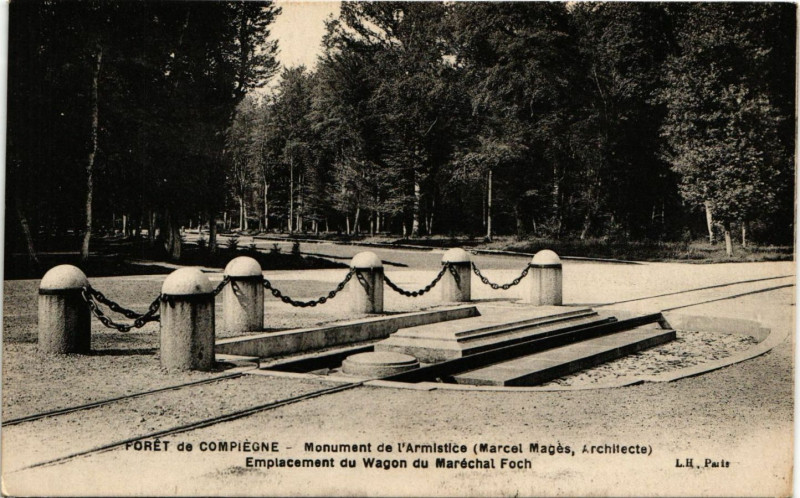 Carte postale ancienne Foret de Compiegne Monument de l'Armistice Marcel Mages Architecte à Compiègne