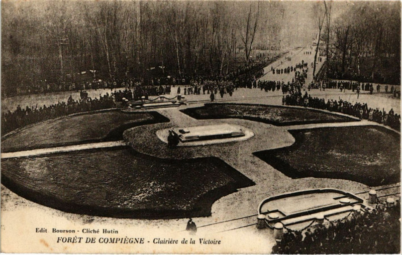 Carte postale ancienne Foret de Compiegne - Clairiere de la VICtoire à Compiègne