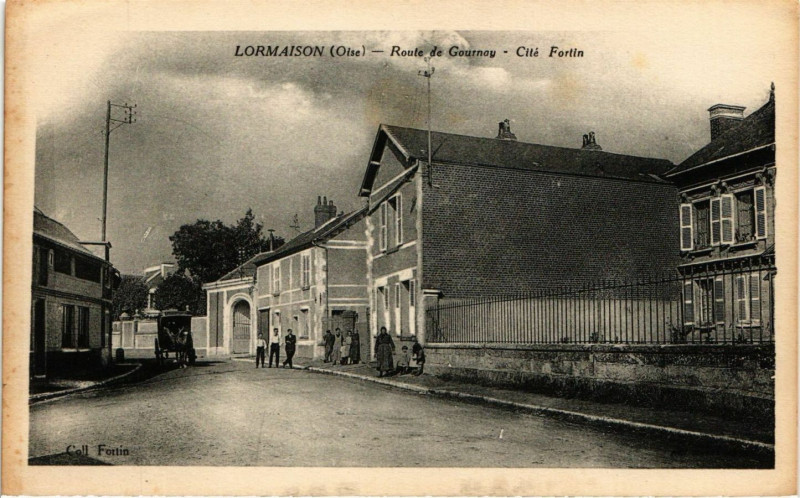 Carte postale ancienne Lormaison - Route de Gourtney - Cite Fortin à Lormaison