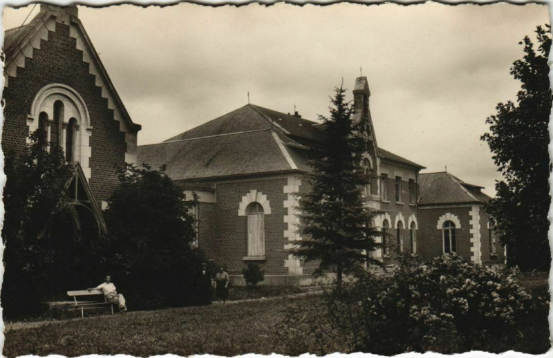 Carte postale ancienne Vendeuil L'Hospice à Vendeuil