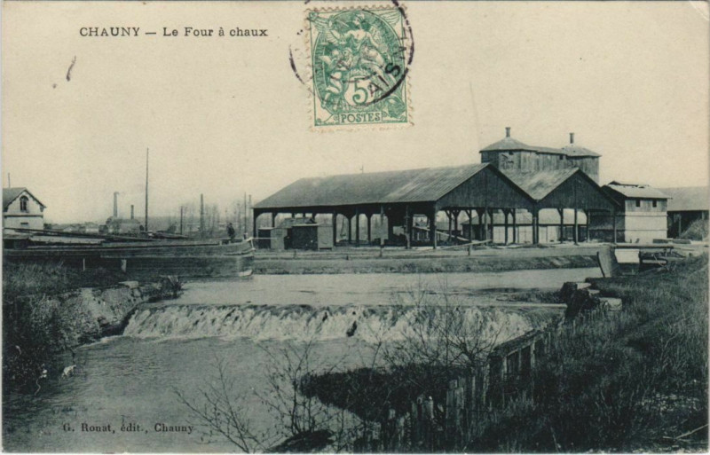 Carte postale ancienne Chauny Le Four a chaux à Chauny
