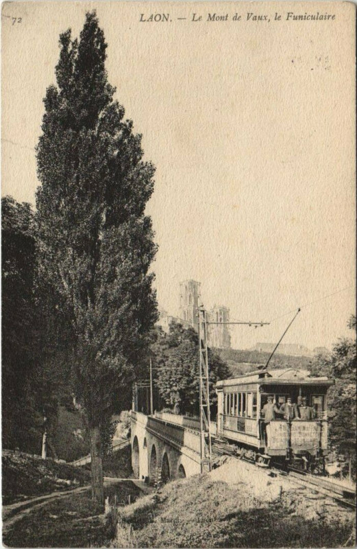 Carte postale ancienne Laon Le Mont de Vaux le Funiculaire à Laon