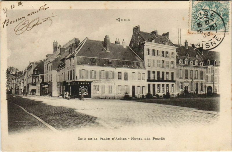 Carte postale ancienne Coin de la Place d'Armes Hotel des Postes