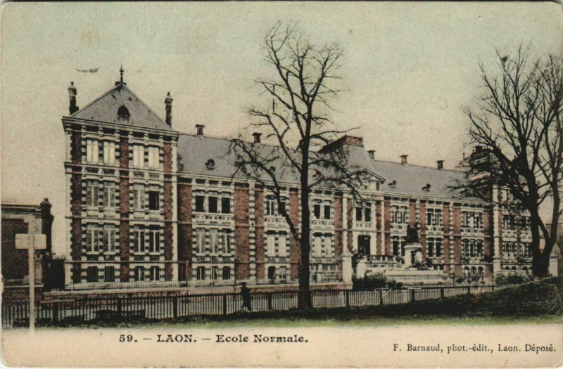 Carte postale ancienne Laon Ecole Normale à Laon