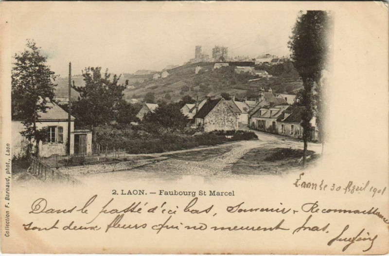 Carte postale ancienne Laon Faubourg Saint-Marcel à Laon