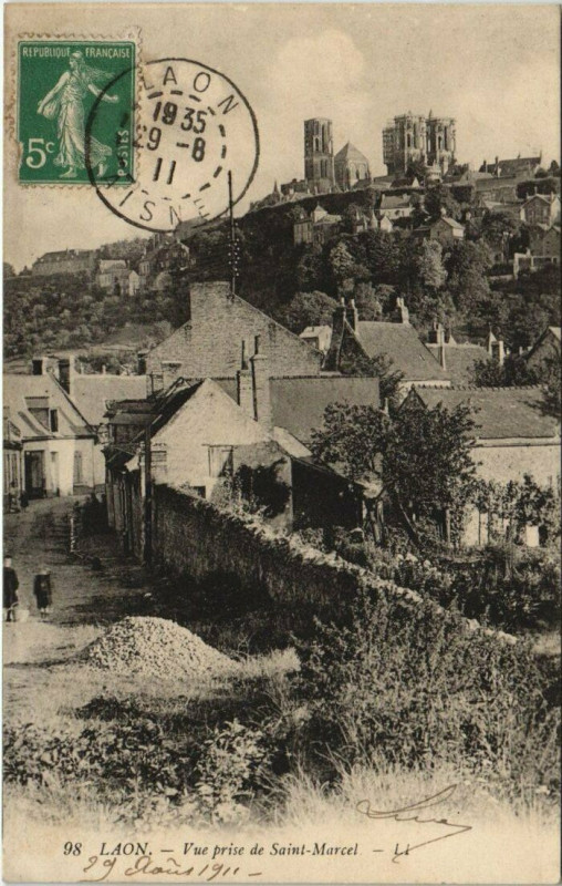 Carte postale ancienne Laon Vue prise de Saint-Marcel à Laon