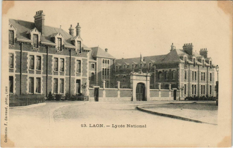 Carte postale ancienne Laon Lycee National à Laon
