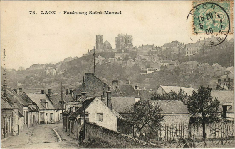 Carte postale ancienne Laon Faubourg Saint-Marcel à Laon