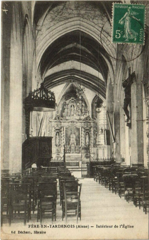 Carte postale ancienne Fere-En-Tardenois Interieur de l'Eglise à Fère-en-Tardenois