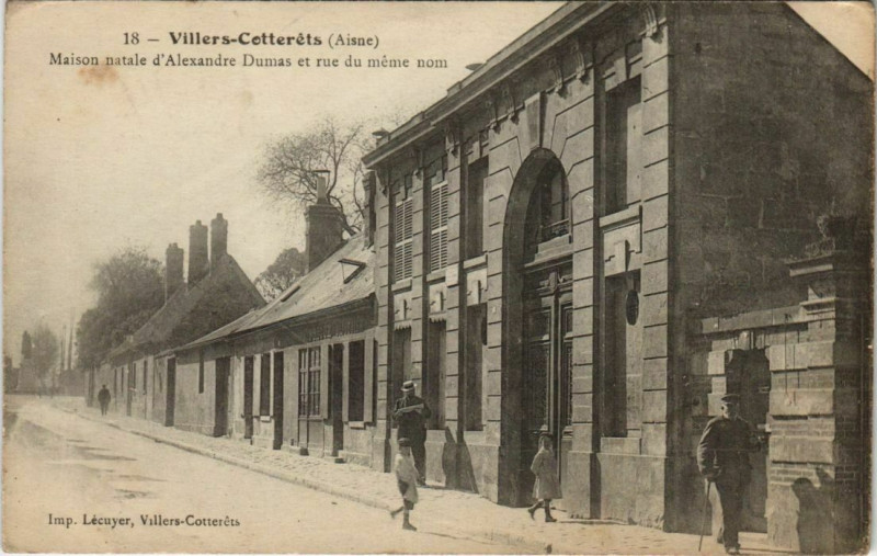 Carte postale ancienne Villers Cotterets Maison natale d'Alexandre Dumas et rue du
