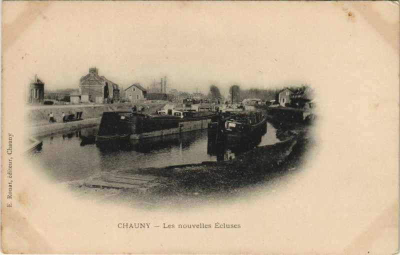 Carte postale ancienne Chauny Les nouvelles ecluses à Chauny