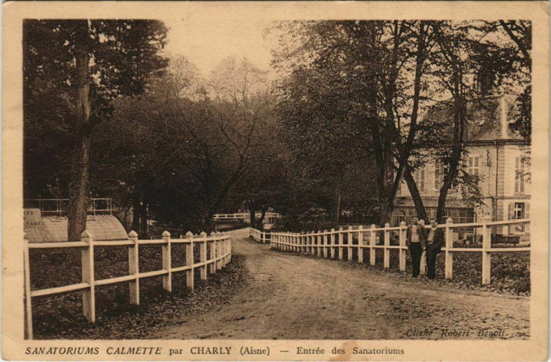 Carte postale ancienne Sanatoriums Calmette par Charly Entrée des Sanatoriums à Harly