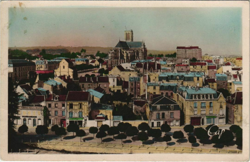 Carte postale ancienne Soissons Vue generale à Soissons