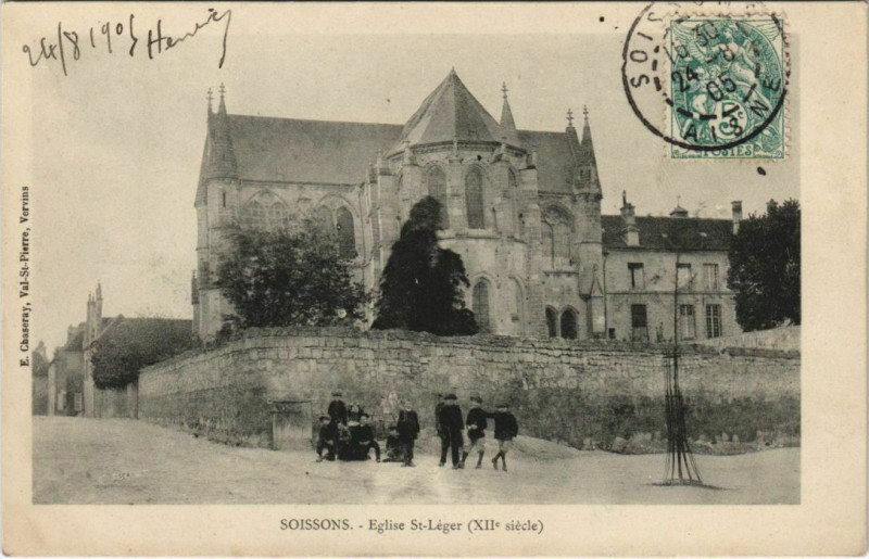 Carte postale ancienne Soissons Eglise Saint-Leger à Soissons
