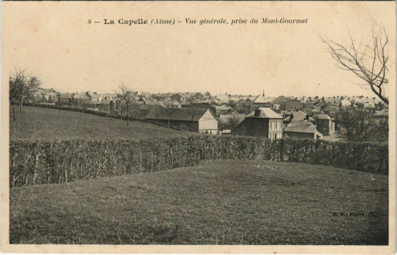 Carte postale ancienne La Capelle Vue generale prise du Mont Gourmet à La Capelle
