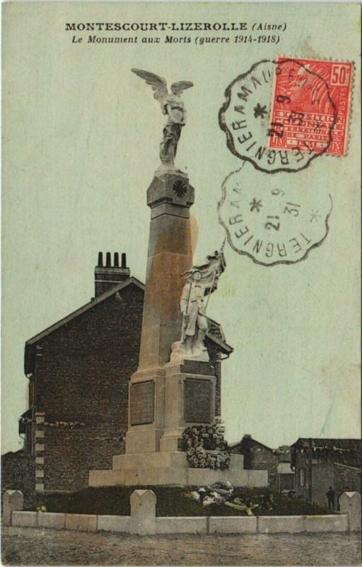 Carte postale ancienne Montcornet Lizerolle Le Monument aux Morts à Montcornet