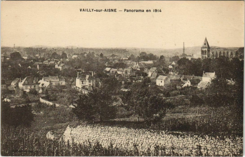 Carte postale ancienne Vailly-sur-Aisne Panorama en 1914 à Vailly-sur-Aisne