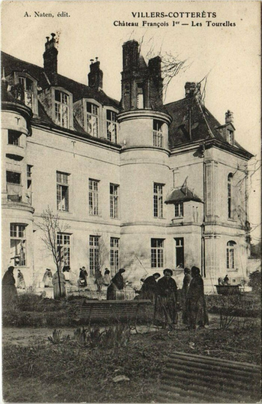 Carte postale ancienne Villers-Cotterets Chateau Royale De Francois Les Tourelles à Villers-Cotterêts