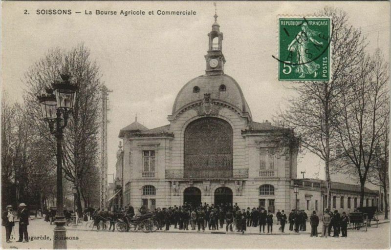 Carte postale ancienne Soissons La Bourse et Commerciale à Soissons