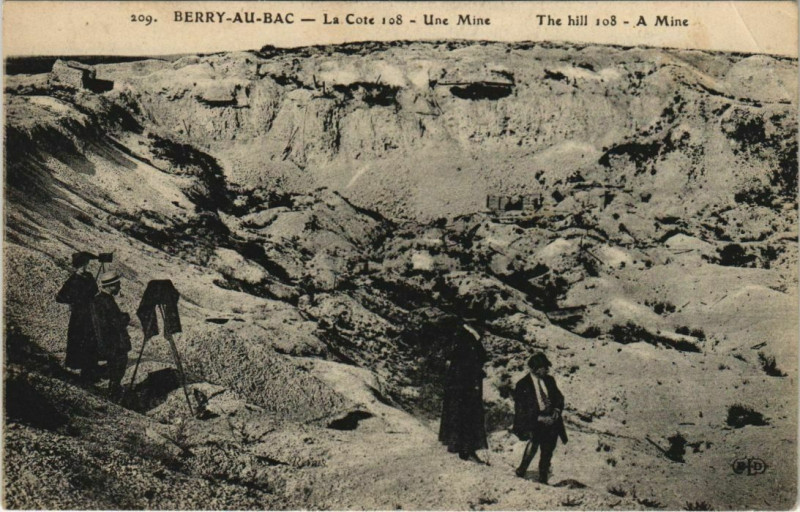 Carte postale ancienne Berry Au Bac La Cote 108 Une Mine The hill 108 A Mine à Berry-au-Bac