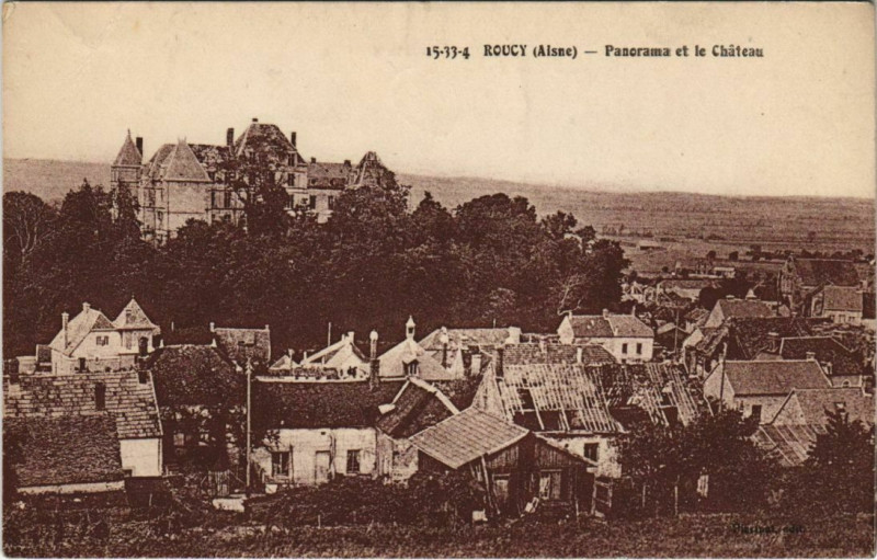 Carte postale ancienne Bucy Panorama et le Chateau