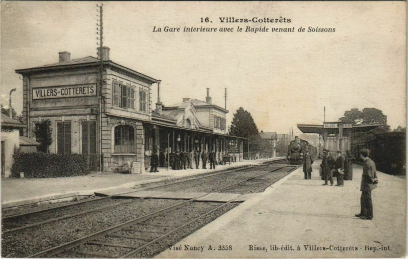 Carte postale ancienne Villers Cotterets La Gare interieure France